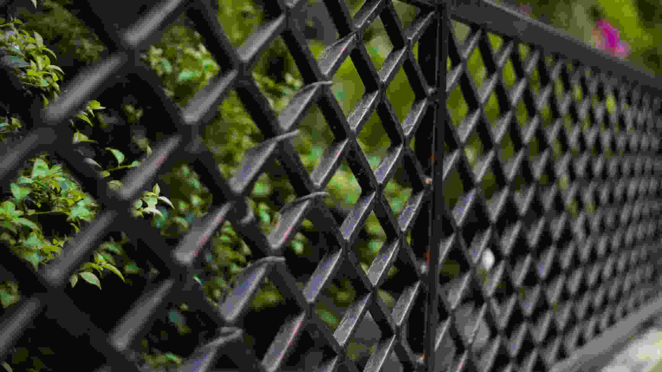 How To Install An Aluminum Fence [A StepbyStep Guide]